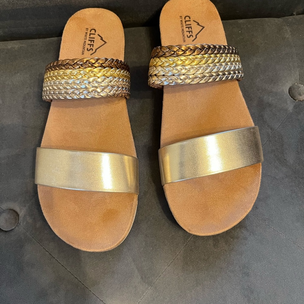 Cliffs by WHITE MOUNTAIN Metallic Sandals NWOT - Picture 3 of 6